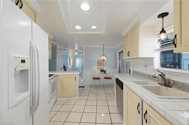 502 Pine Tree CT, North Fort Myers, FL 33917