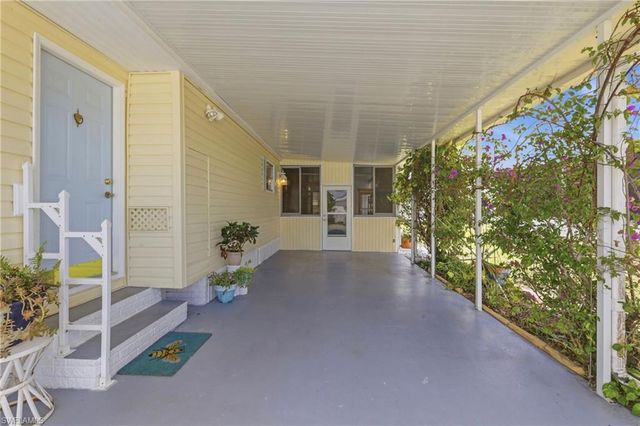 502 Pine Tree CT, North Fort Myers, FL 33917