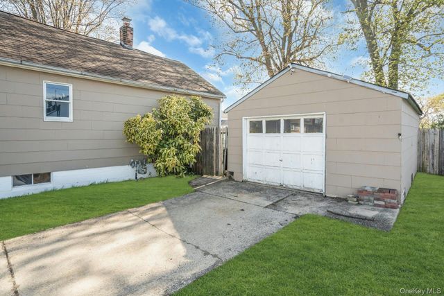 111 S 4th Street, Lindenhurst, NY 11757