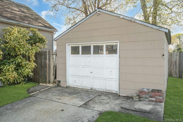 111 S 4th Street, Lindenhurst, NY 11757