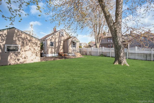 111 S 4th Street, Lindenhurst, NY 11757