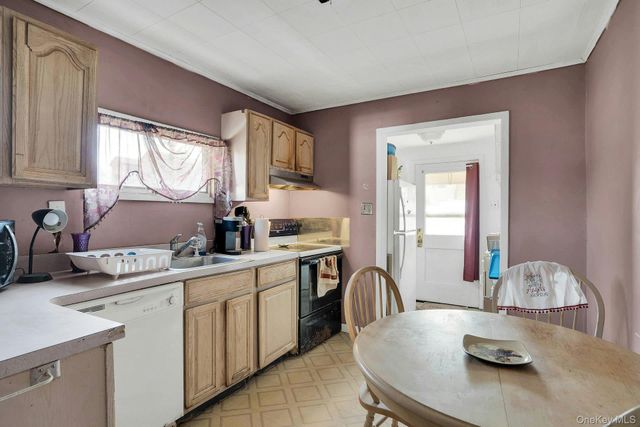 111 S 4th Street, Lindenhurst, NY 11757