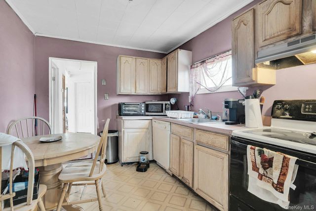 111 S 4th Street, Lindenhurst, NY 11757