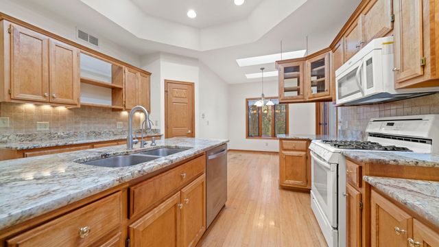 606 SLIPPERY ROCK Drive, Dixon, IL 61021