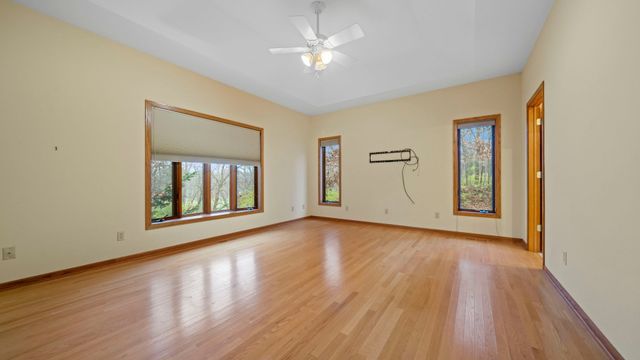 606 SLIPPERY ROCK Drive, Dixon, IL 61021