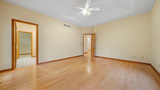 606 SLIPPERY ROCK Drive, Dixon, IL 61021