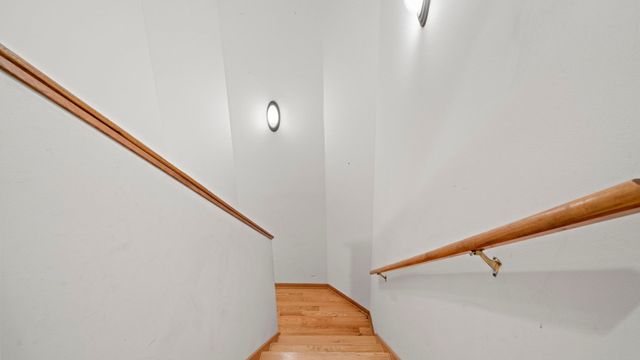 606 SLIPPERY ROCK Drive, Dixon, IL 61021