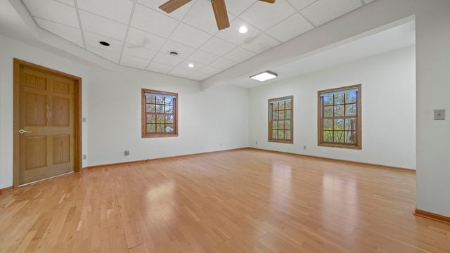 606 SLIPPERY ROCK Drive, Dixon, IL 61021