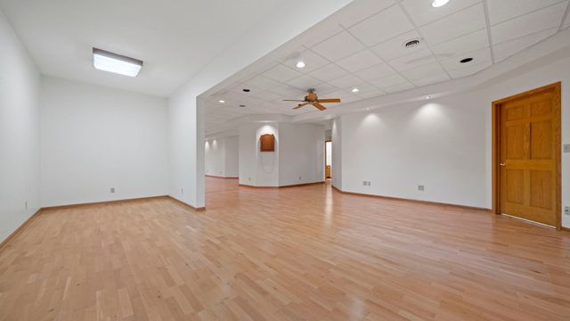 606 SLIPPERY ROCK Drive, Dixon, IL 61021