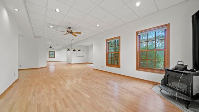 606 SLIPPERY ROCK Drive, Dixon, IL 61021