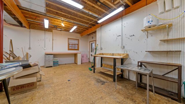 606 SLIPPERY ROCK Drive, Dixon, IL 61021