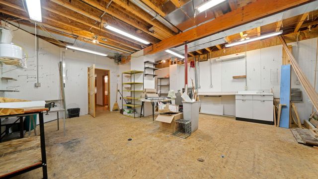 606 SLIPPERY ROCK Drive, Dixon, IL 61021