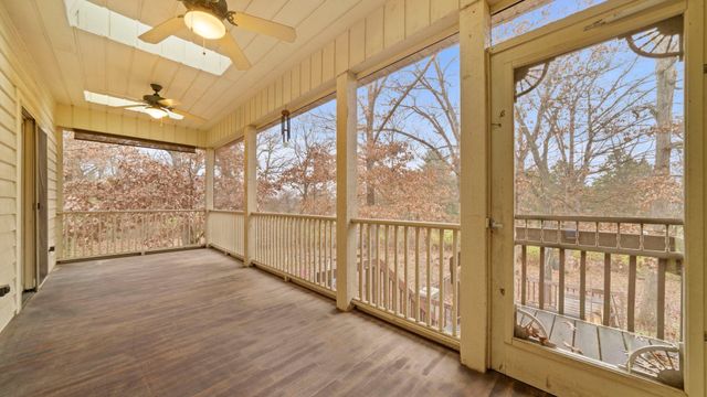 606 SLIPPERY ROCK Drive, Dixon, IL 61021