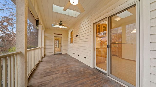 606 SLIPPERY ROCK Drive, Dixon, IL 61021