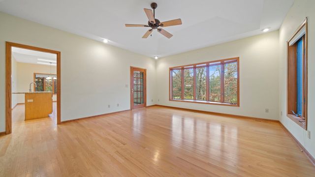 606 SLIPPERY ROCK Drive, Dixon, IL 61021