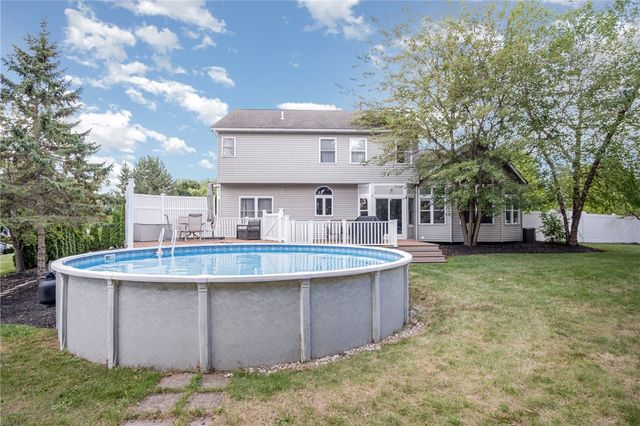 5 Alton Way, Henrietta, NY 14586