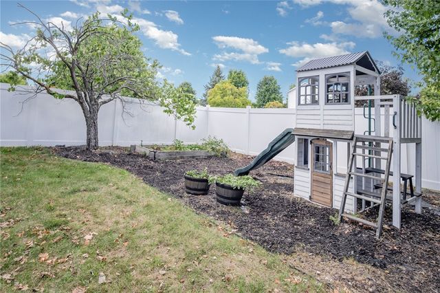 5 Alton Way, Henrietta, NY 14586