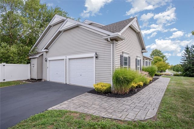 5 Alton Way, Henrietta, NY 14586