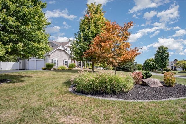 5 Alton Way, Henrietta, NY 14586