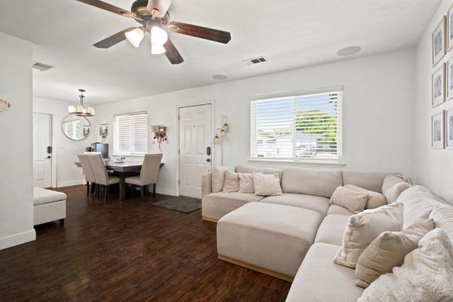 6218 Don Court, Riverbank, CA 95367