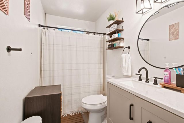 6218 Don Court, Riverbank, CA 95367