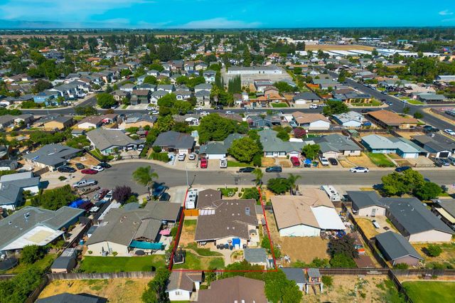 6218 Don Court, Riverbank, CA 95367