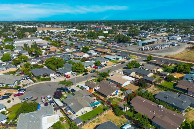 6218 Don Court, Riverbank, CA 95367