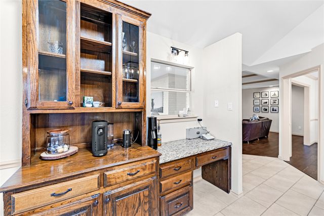 5202 Heatherdale Drive, Grapevine, TX 76051