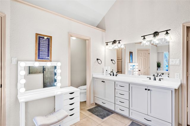 5202 Heatherdale Drive, Grapevine, TX 76051