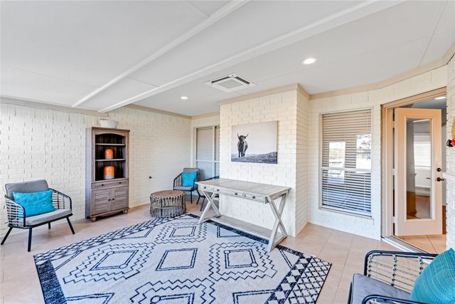 5202 Heatherdale Drive, Grapevine, TX 76051