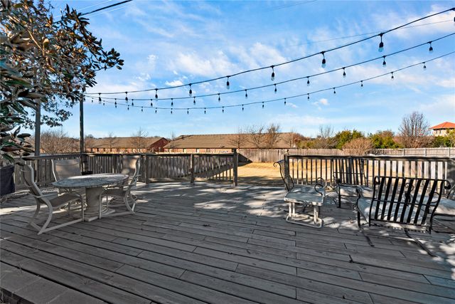 5202 Heatherdale Drive, Grapevine, TX 76051