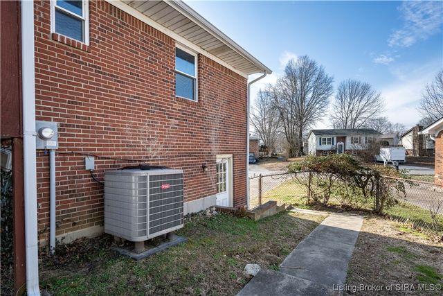 2903 Crums Lane, Jeffersonville, IN 47130