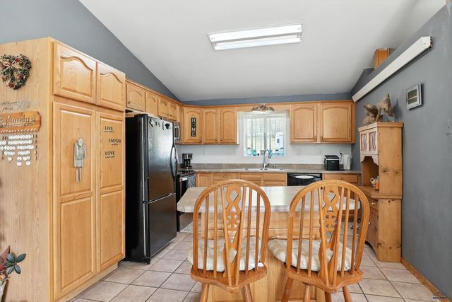 13760 TRIPLE S DR, Rapid City, SD 57702