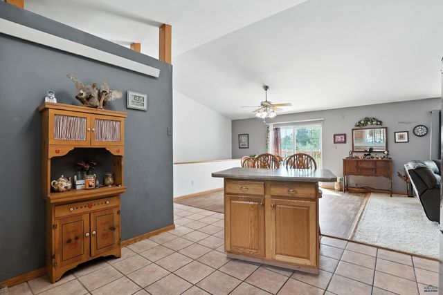 13760 TRIPLE S DR, Rapid City, SD 57702