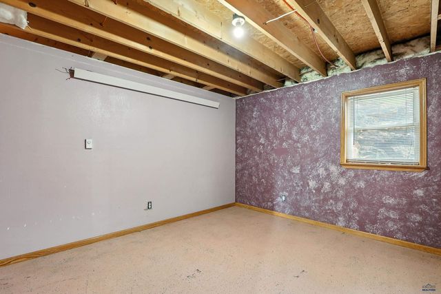 13760 TRIPLE S DR, Rapid City, SD 57702