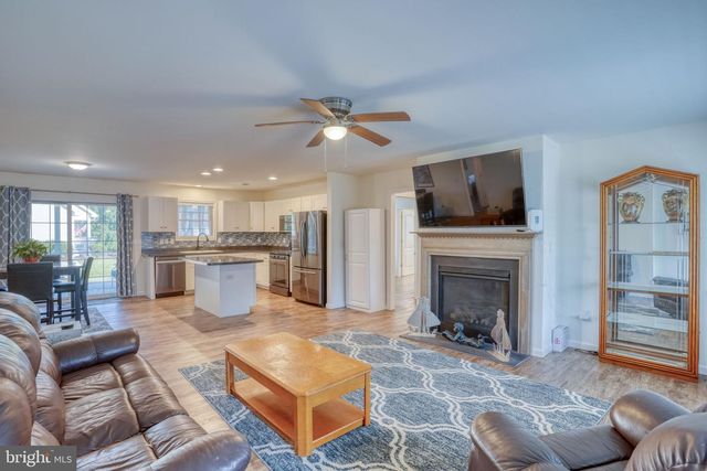51 LULU LN, Dover, DE 19901