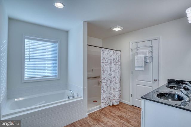 51 LULU LN, Dover, DE 19901