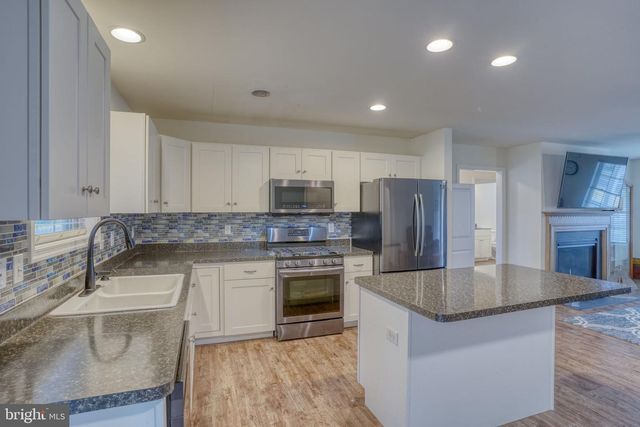 51 LULU LN, Dover, DE 19901
