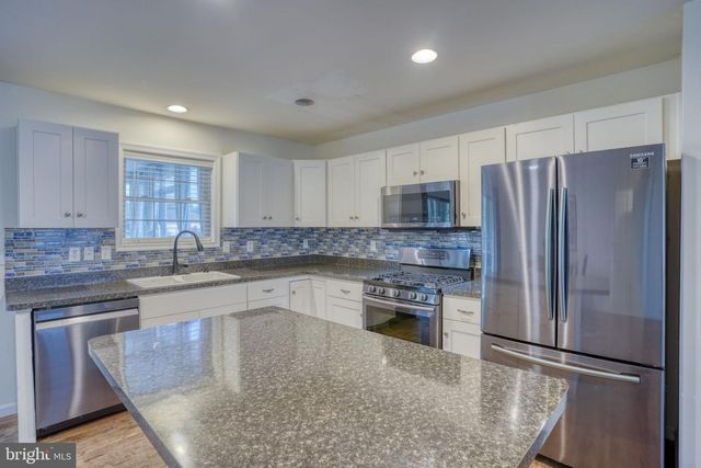 51 LULU LN, Dover, DE 19901