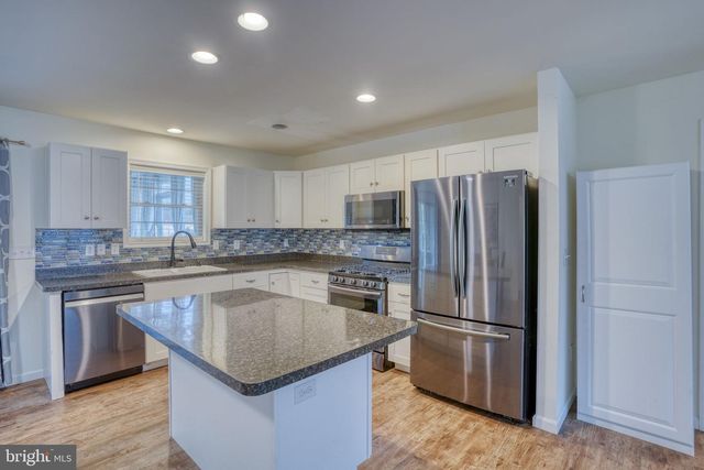 51 LULU LN, Dover, DE 19901