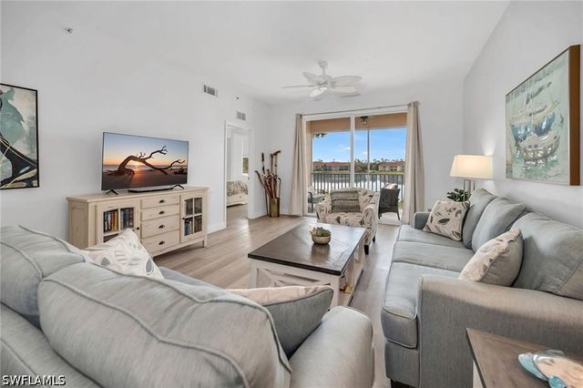 2740 Cypress Trace CIR 2725S, Naples, FL 34119