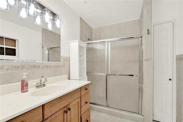 606 SW 58th Ct, Miami, FL 33144