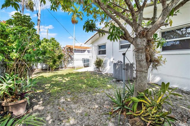 606 SW 58th Ct, Miami, FL 33144