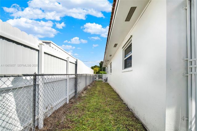 606 SW 58th Ct, Miami, FL 33144