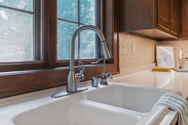 304 Fieldstone ROAD, Delafield, WI 53018