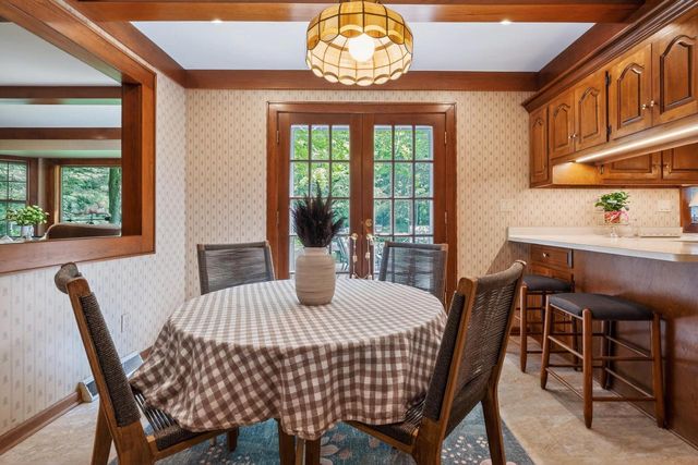 304 Fieldstone ROAD, Delafield, WI 53018