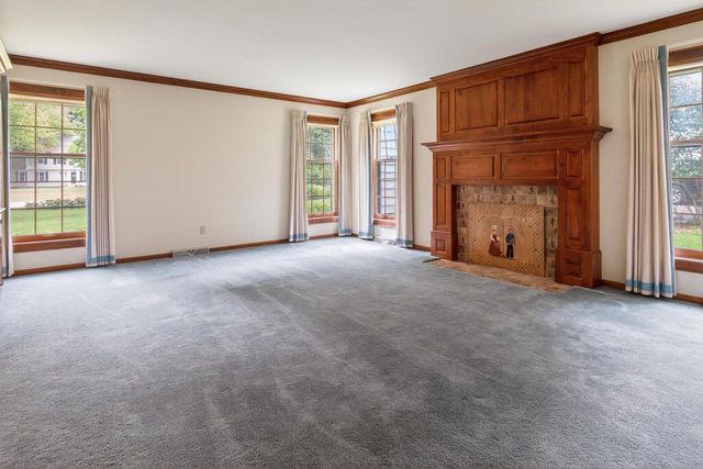 304 Fieldstone ROAD, Delafield, WI 53018