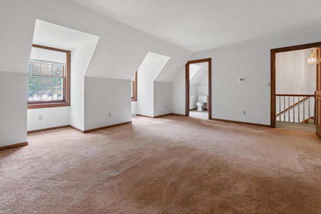 304 Fieldstone ROAD, Delafield, WI 53018
