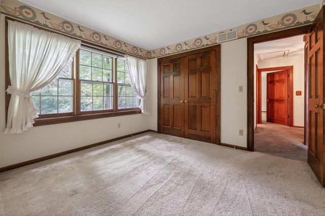 304 Fieldstone ROAD, Delafield, WI 53018