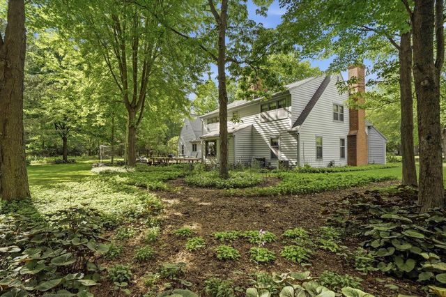 304 Fieldstone ROAD, Delafield, WI 53018